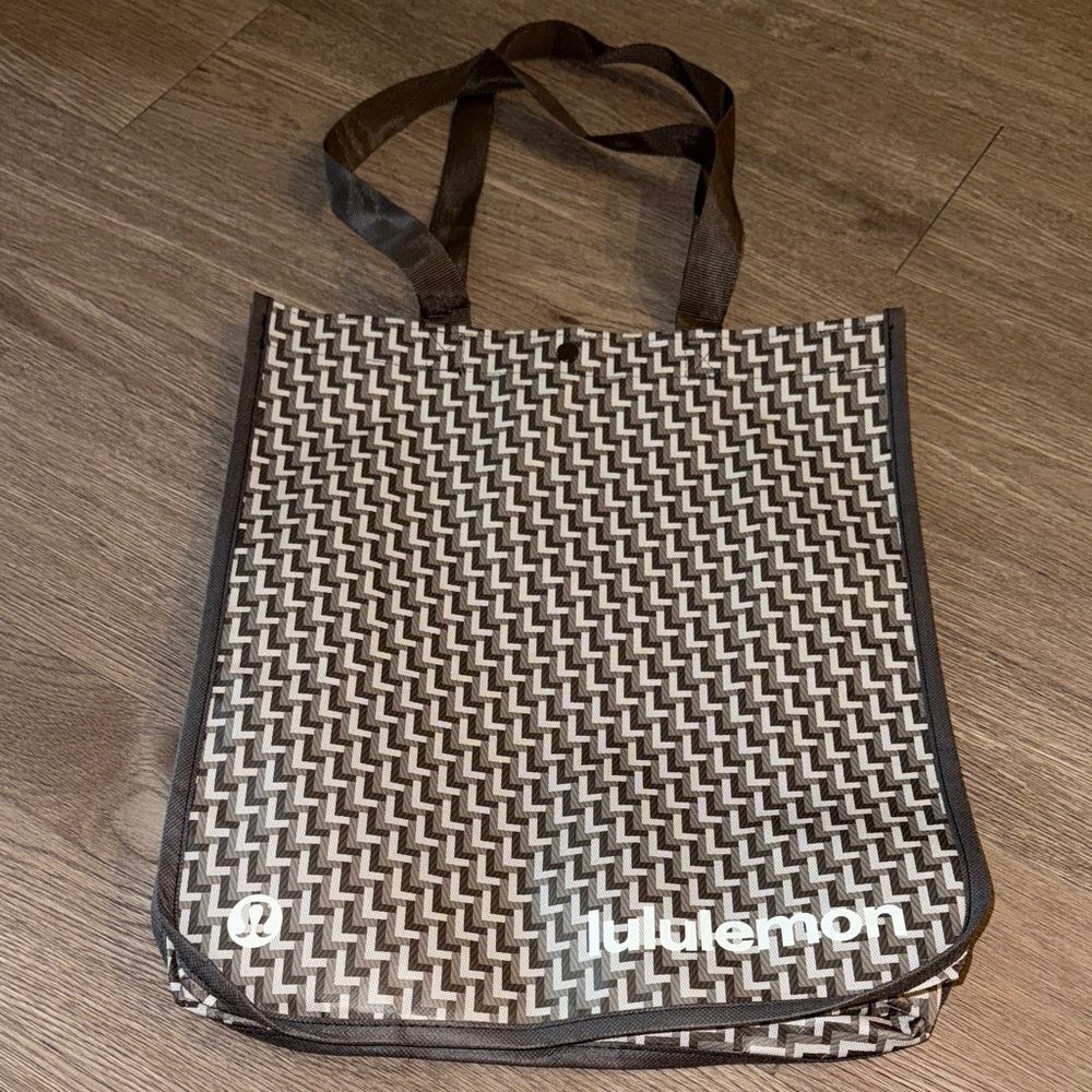 lululemon athletica Geometric Black and White Tote